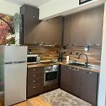 Cozy Seaside Getaway One Bedroom Moni In Appartement *