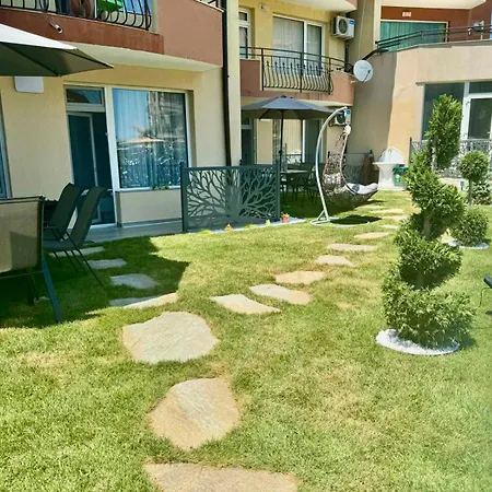 Cozy Seaside Getaway One Bedroom Moni In Appartement